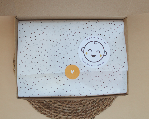 Cadeaubox | To the moon and back | streepjes |  0+ mnd