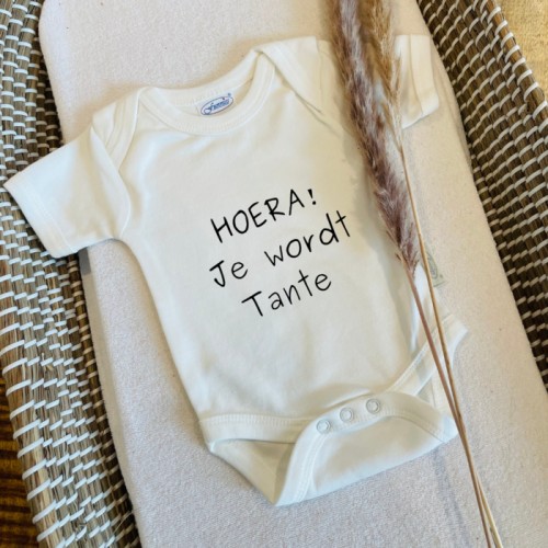 Hoera, je wordt Tante! - romper met tekst
